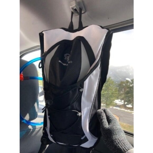 Hydration Backpack - Lightweight Hydration Pack with 2L Water Bladder - Picture 2 of 2